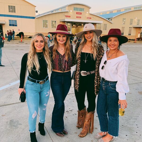 Casual rodeo outlet outfits