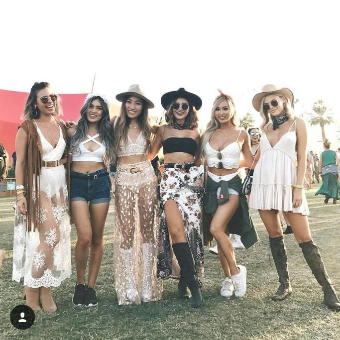 Se blottir mettre la main à la pâte jeter costume coachella