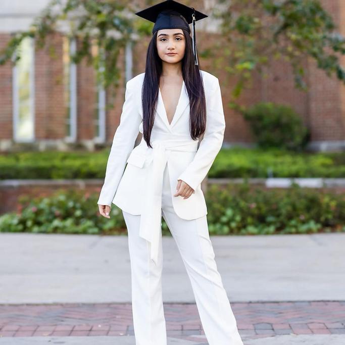 3 Graduation Outfit Ideas - Read This First